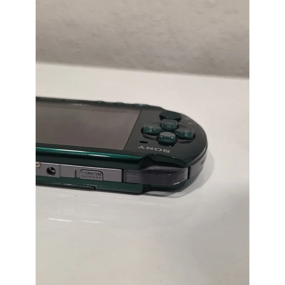 Metal Gear Solid: Peace Walker Green PSP 3001 Limited Edition BUNDLE LOT W GAMES